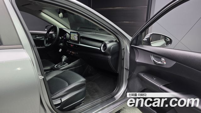 Kia K3 2022 — photo 11