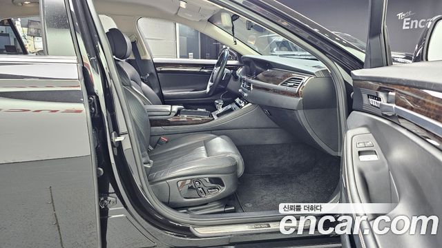 Genesis G90 2019 — photo 17