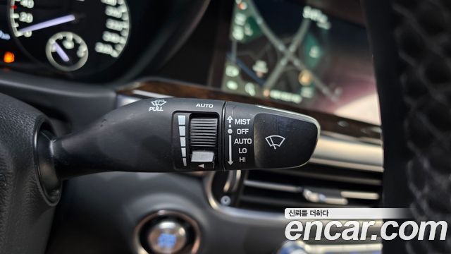 Genesis G90 2019 — photo 24
