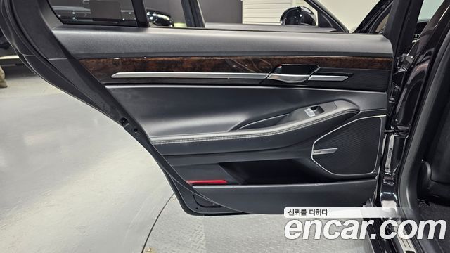 Genesis G90 2019 — photo 15