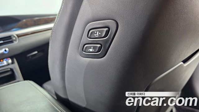 Genesis G90 2019 — photo 29