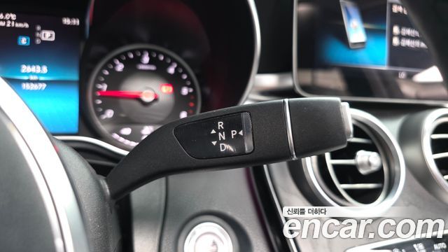 Mercedes-Benz C-Class 2019 — photo 9