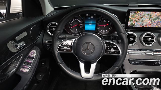 Mercedes-Benz C-Class 2019 — photo 13