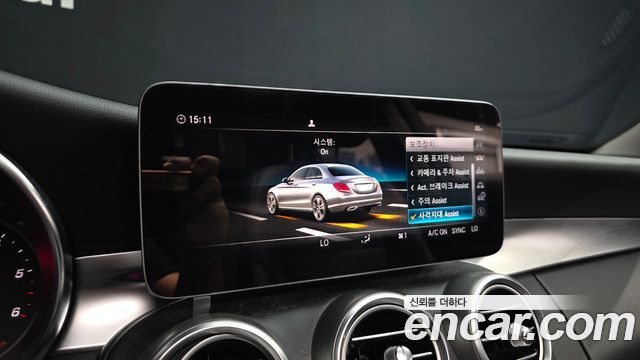 Mercedes-Benz C-Class 2019 — photo 16