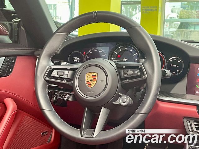 Porsche 911 2024 — photo 13