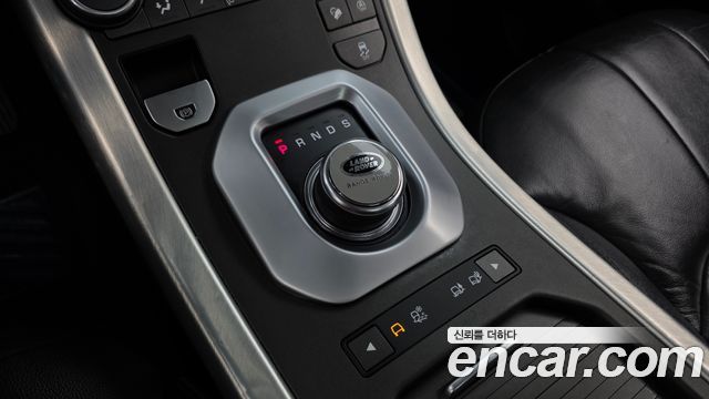 Land Rover Range Rover Evoque 2019 — photo 9