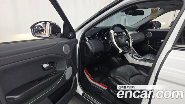 Land Rover Range Rover Evoque 2019 — photo 10