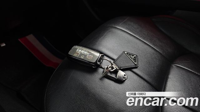 Land Rover Range Rover Evoque 2019 — photo 17