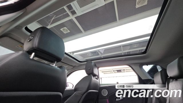 Land Rover Range Rover Evoque 2019 — photo 18
