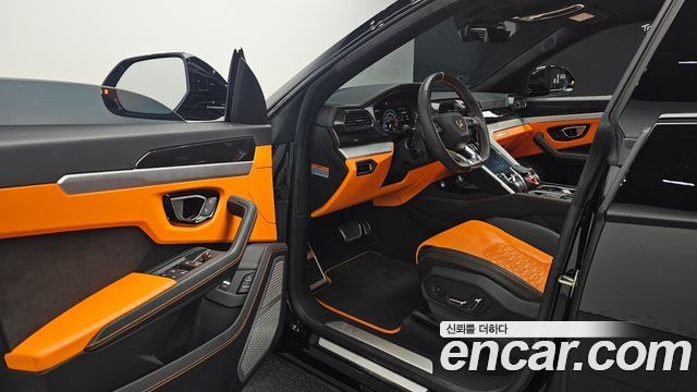 Lamborghini Urus 2021 — photo 13