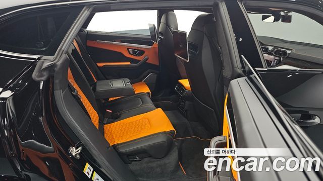 Lamborghini Urus 2021 — photo 17