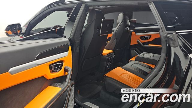 Lamborghini Urus 2021 — photo 18