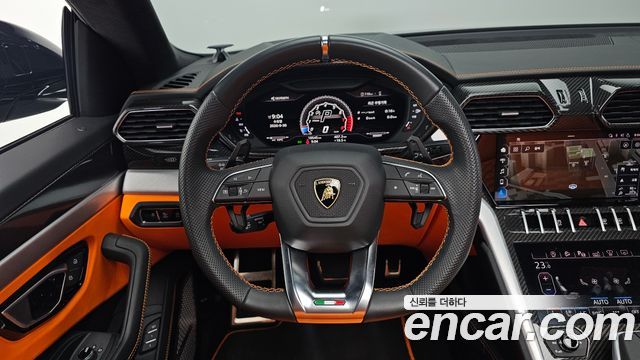 Lamborghini Urus 2021 — photo 19