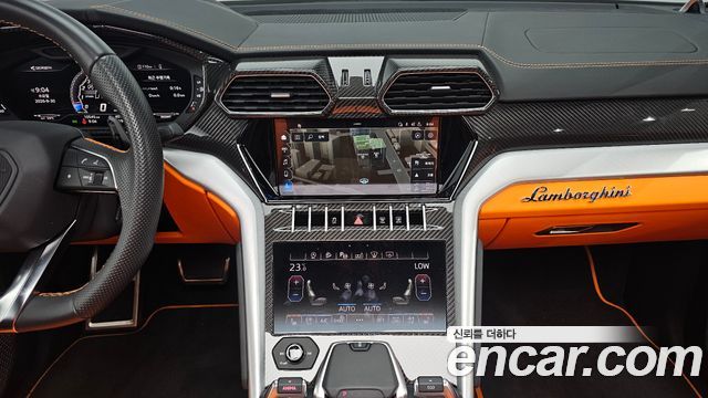 Lamborghini Urus 2021 — photo 20