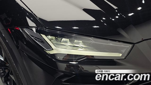 Lamborghini Urus 2021 — photo 8