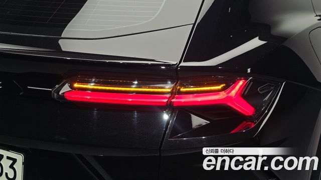 Lamborghini Urus 2021 — photo 9
