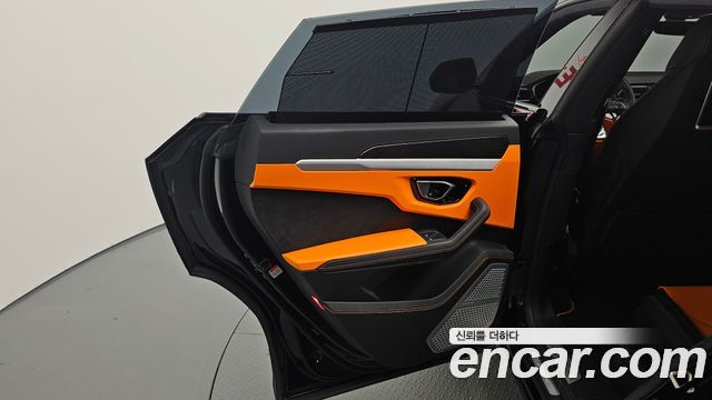 Lamborghini Urus 2021 — photo 15