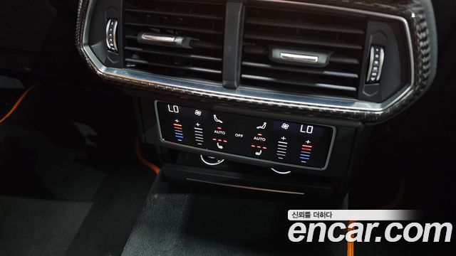 Lamborghini Urus 2021 — photo 29