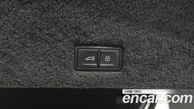 Lamborghini Urus 2021 — photo 33