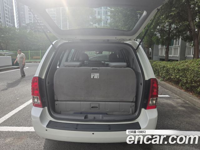 Kia Canival 2014 — photo 17