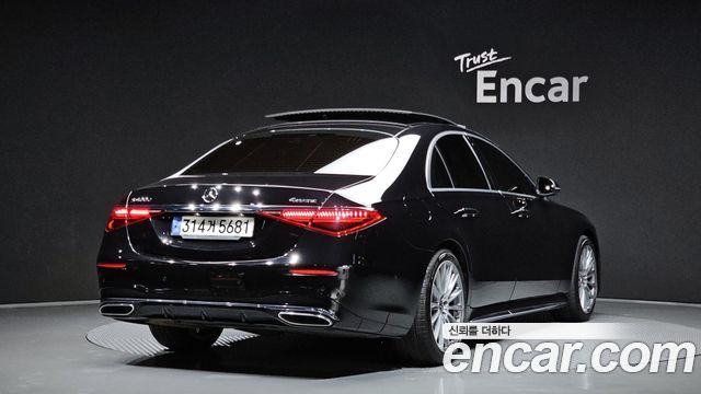 Mercedes-Benz S-Class 2023 — photo 2