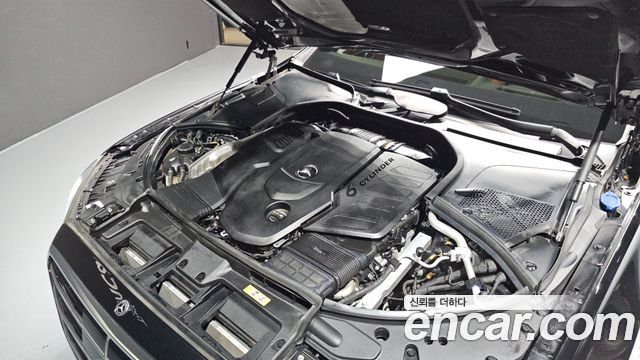 Mercedes-Benz S-Class 2023 — photo 6