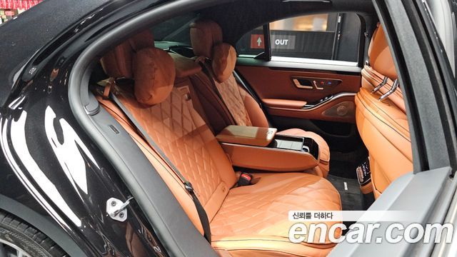 Mercedes-Benz S-Class 2023 — photo 17