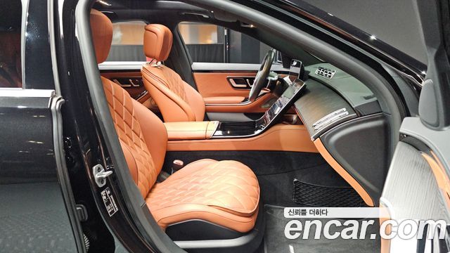 Mercedes-Benz S-Class 2023 — photo 18
