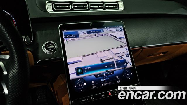 Mercedes-Benz S-Class 2023 — photo 23