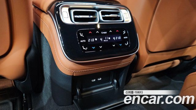 Mercedes-Benz S-Class 2023 — photo 26