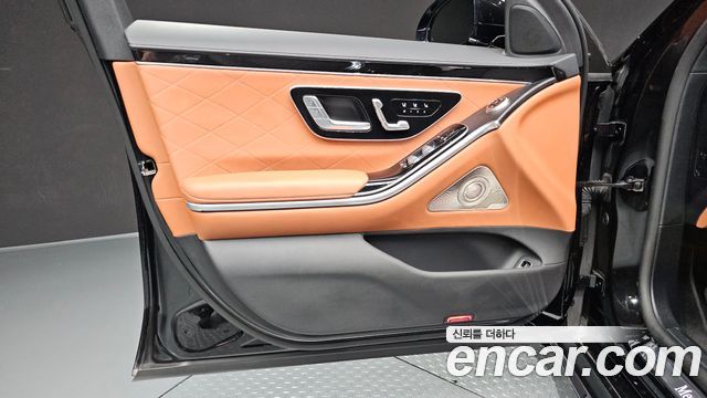 Mercedes-Benz S-Class 2023 — photo 14