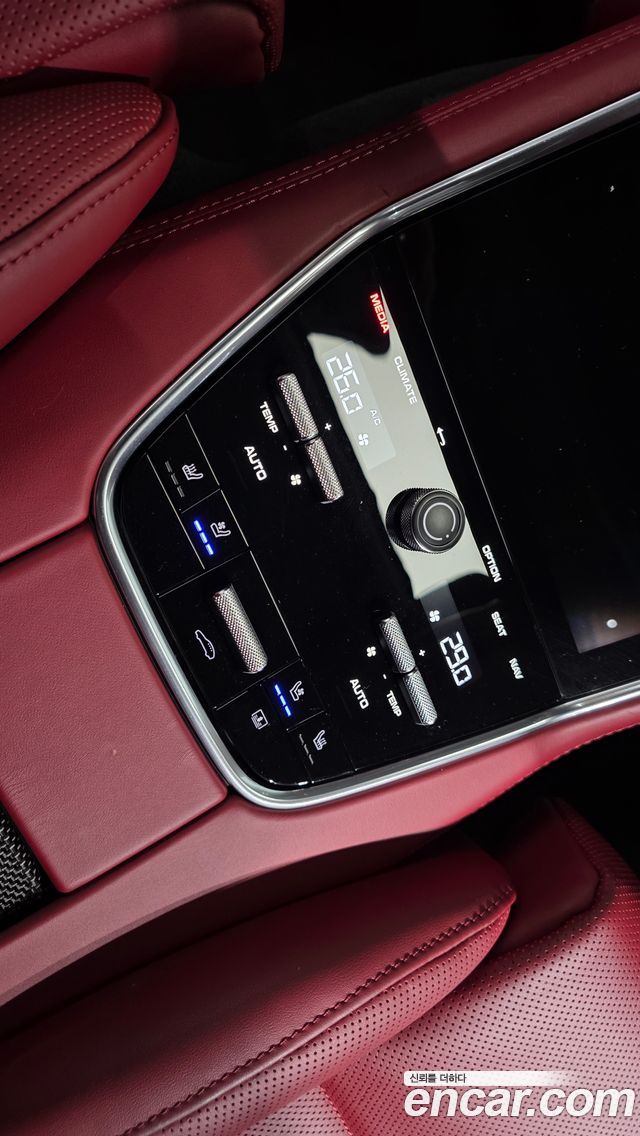 Porsche Panamera 2021 — photo 27