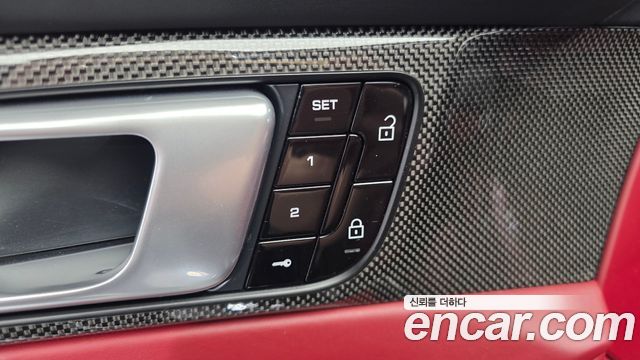 Porsche Panamera 2021 — photo 35