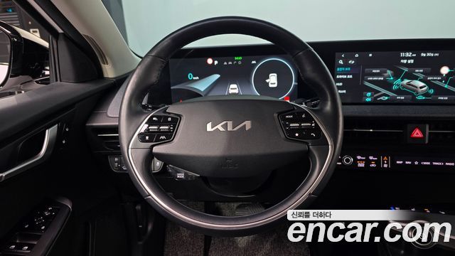 Kia EV6 2023 — photo 13