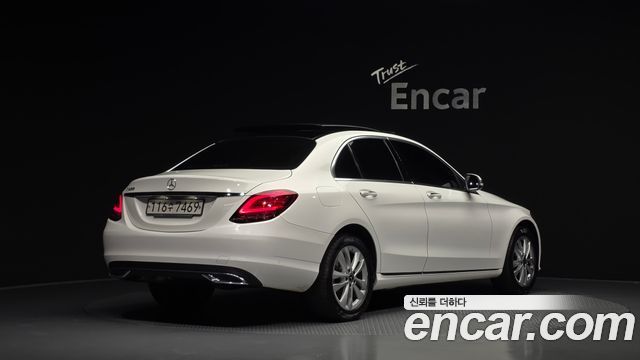 Mercedes-Benz C-Class 2020 — photo 2