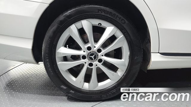 Mercedes-Benz C-Class 2020 — photo 5