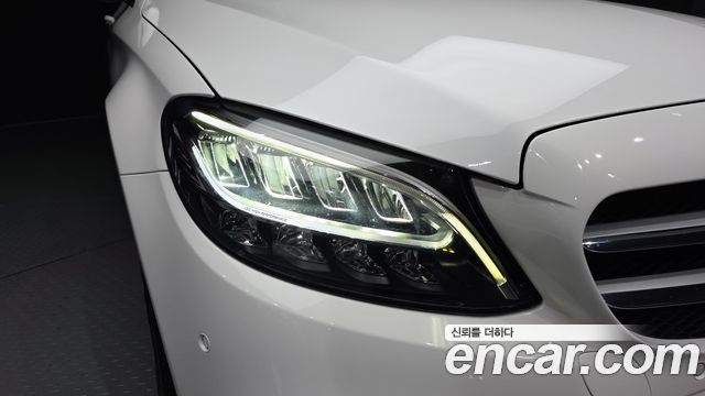 Mercedes-Benz C-Class 2020 — photo 8