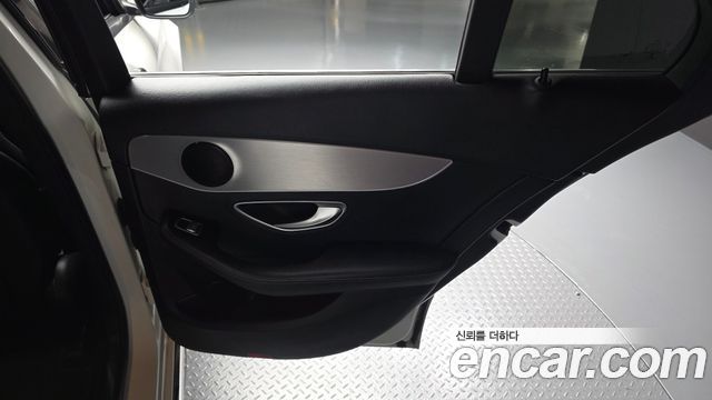 Mercedes-Benz C-Class 2020 — photo 15