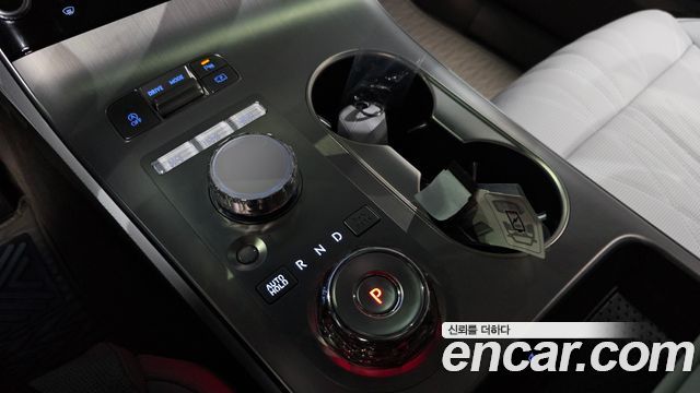 Genesis GV70 2025 — photo 12