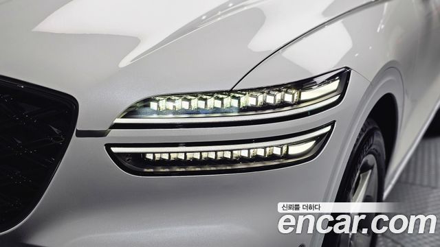 Genesis GV70 2025 — photo 8