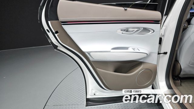 Genesis GV70 2025 — photo 15