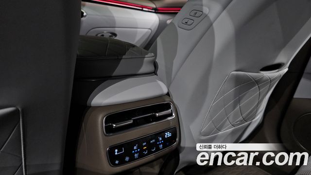 Genesis GV70 2025 — photo 28