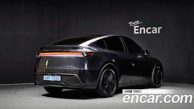 Tesla Model Y 2026 — photo 2