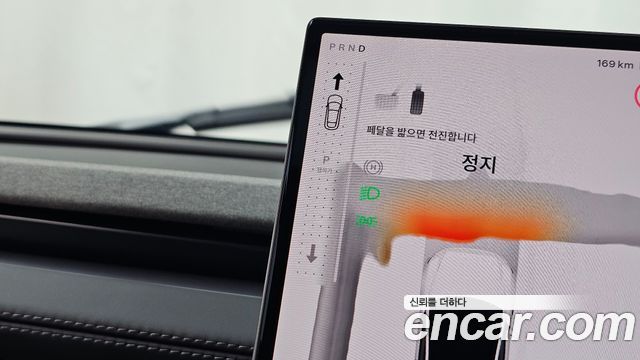 Tesla Model Y 2026 — photo 12