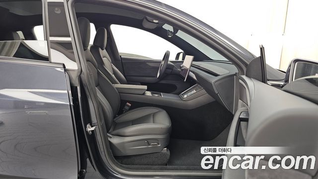 Tesla Model Y 2026 — photo 17