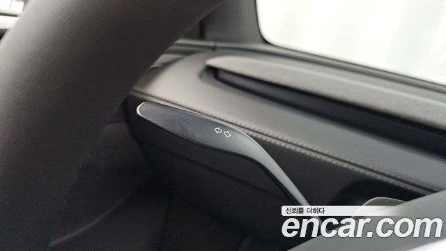 Tesla Model Y 2026 — photo 28
