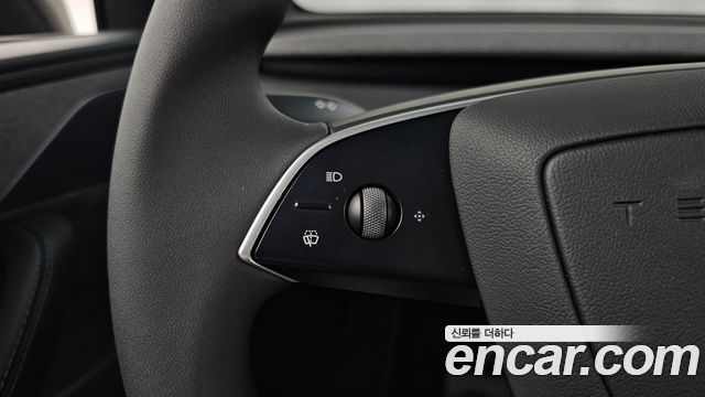 Tesla Model Y 2026 — photo 29