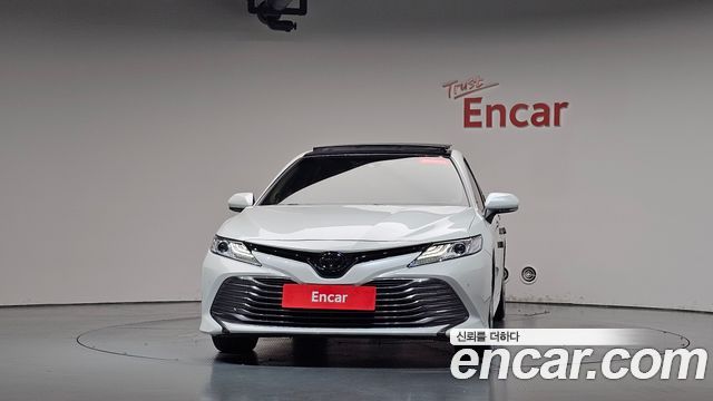 Toyota Camry 2018 — photo 3