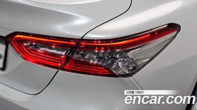 Toyota Camry 2018 — photo 9