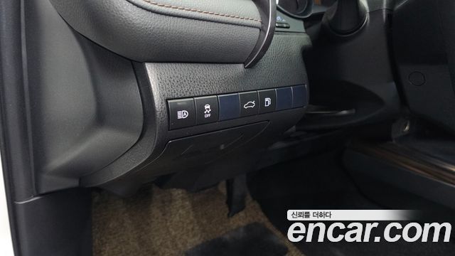 Toyota Camry 2018 — photo 28